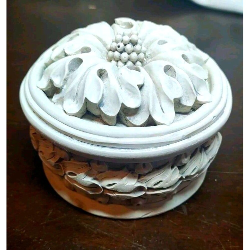 HEN FEATHERS - LARGE RESIN TRINKET BOX WITH SCULPTED FLORAL DESIGN